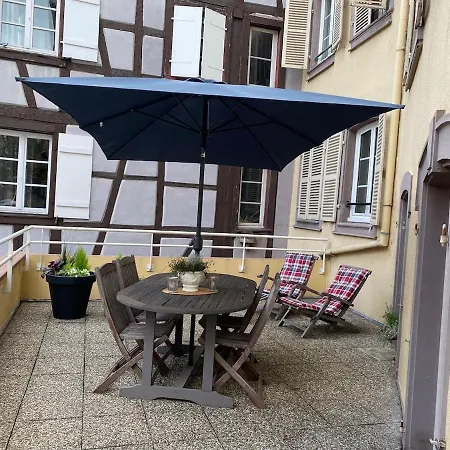 Apartmán Centre Renovated 4 People - Terrace *