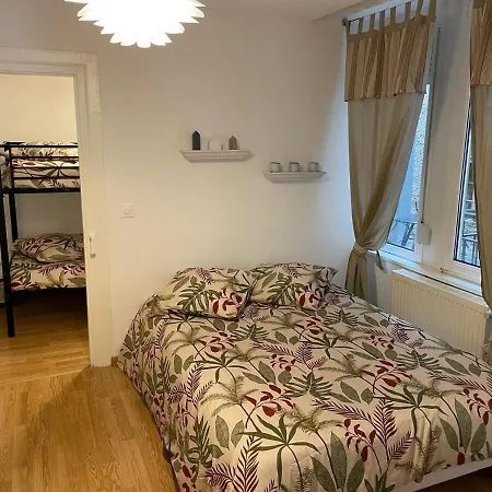 Centre Renovated 4 People - Terrace Apartment *