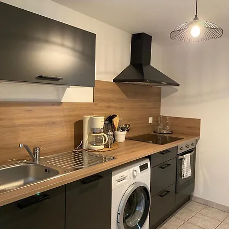 Centre Renovated 4 People - Terrace Apartment